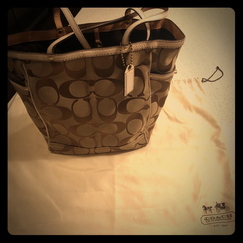 Coach Signature Tote